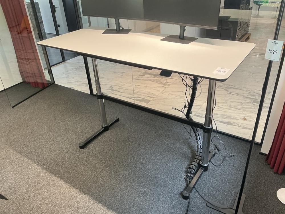 2023 USM Haller Kitos M Height-adjustable desk