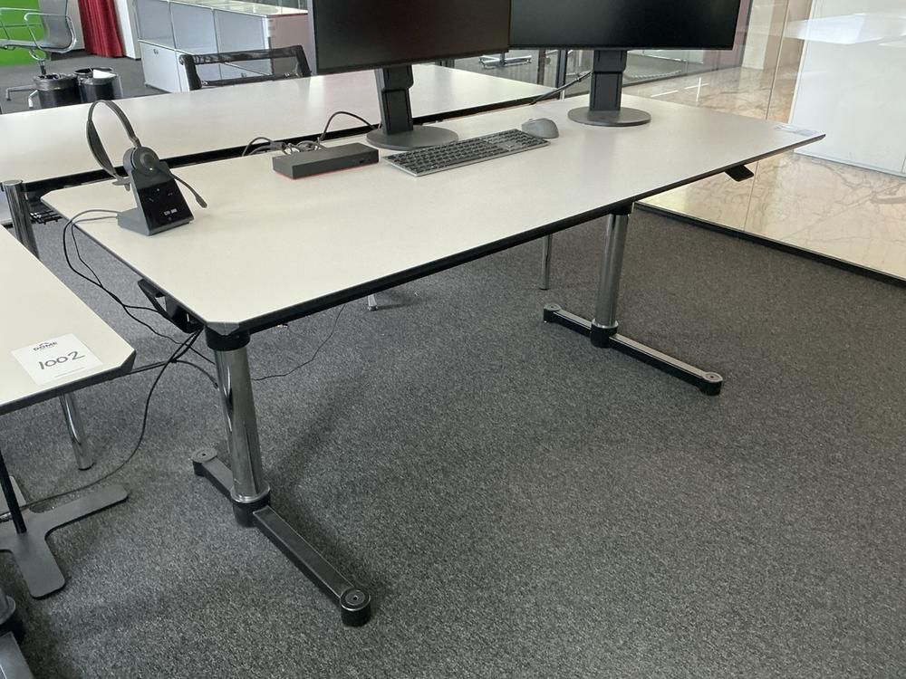 2022 USM Haller Kitos M Height-adjustable desk