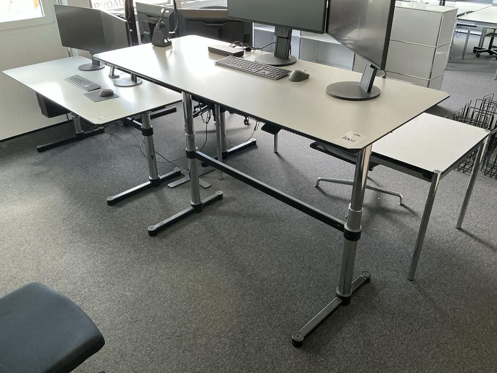 2022 USM Haller Kitos M Height-adjustable desk