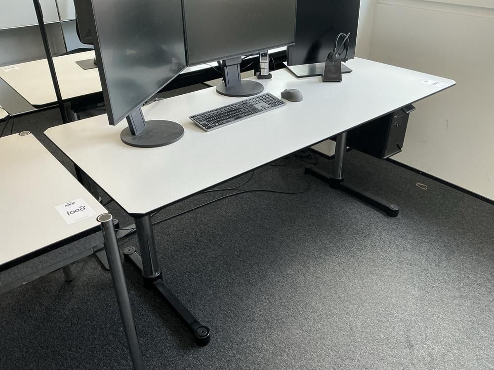 2022 USM Haller Kitos M – höhenverstellbarer Schreibtisch
