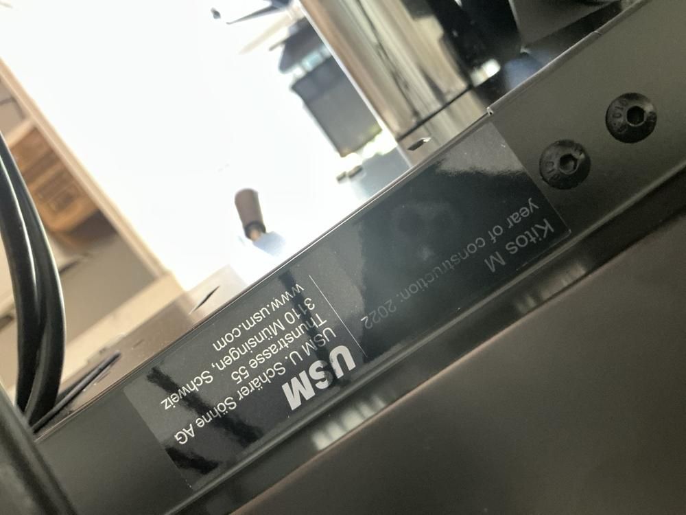 2022 USM Haller Kitos M Höhenverstellbarer Schreibtisch