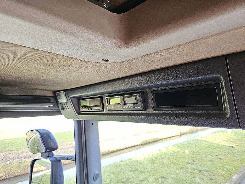 SCANIA P320 6x2*4 lamberet frigo