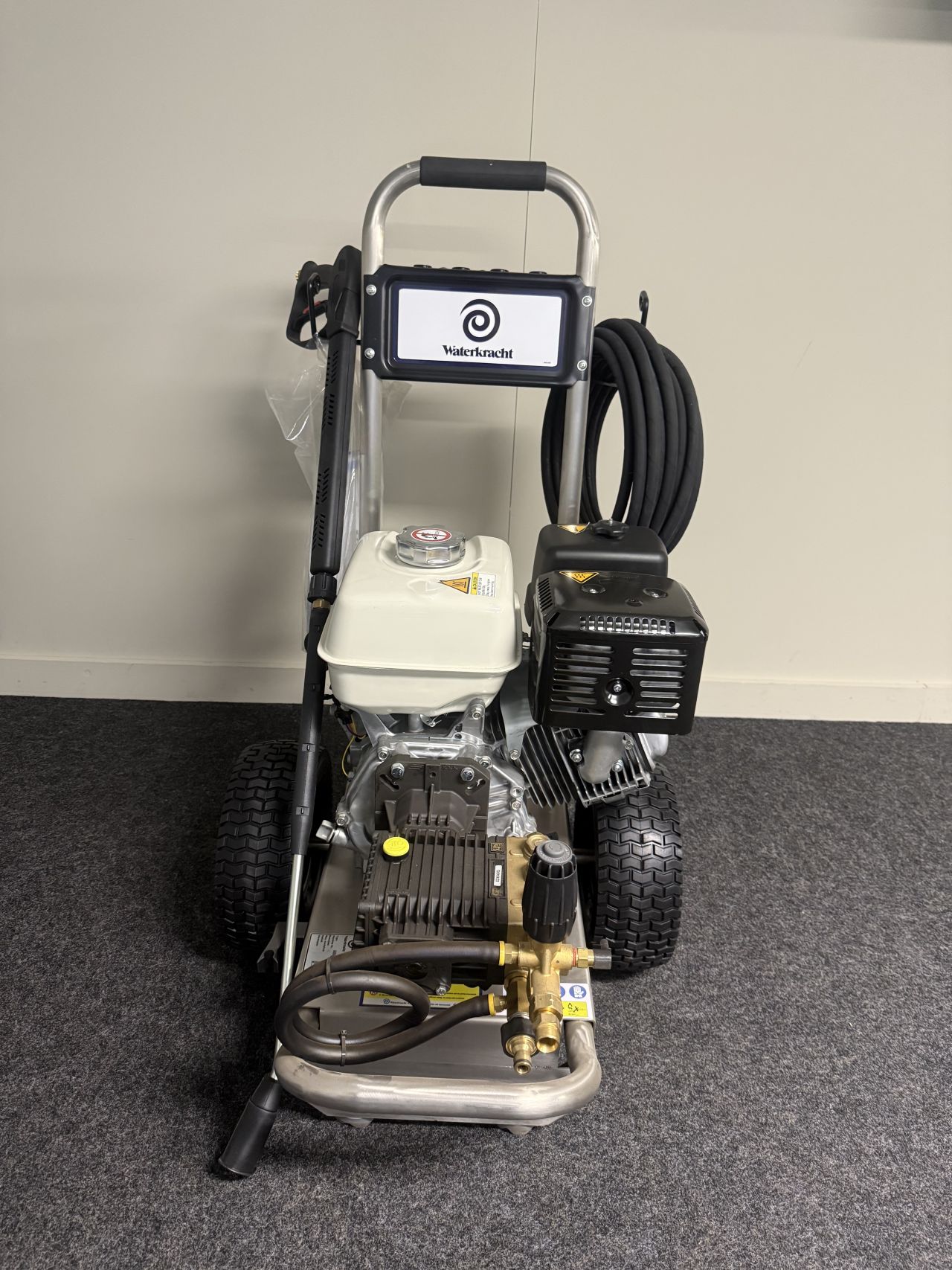 Waterkracht, Aquabar HI 210/15 Met Honda 13pk Motor