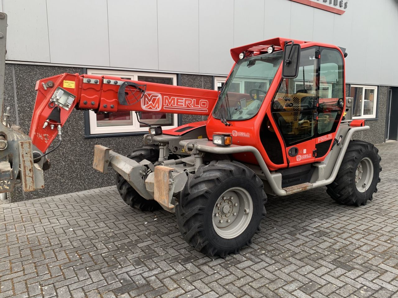 Merlo P3813