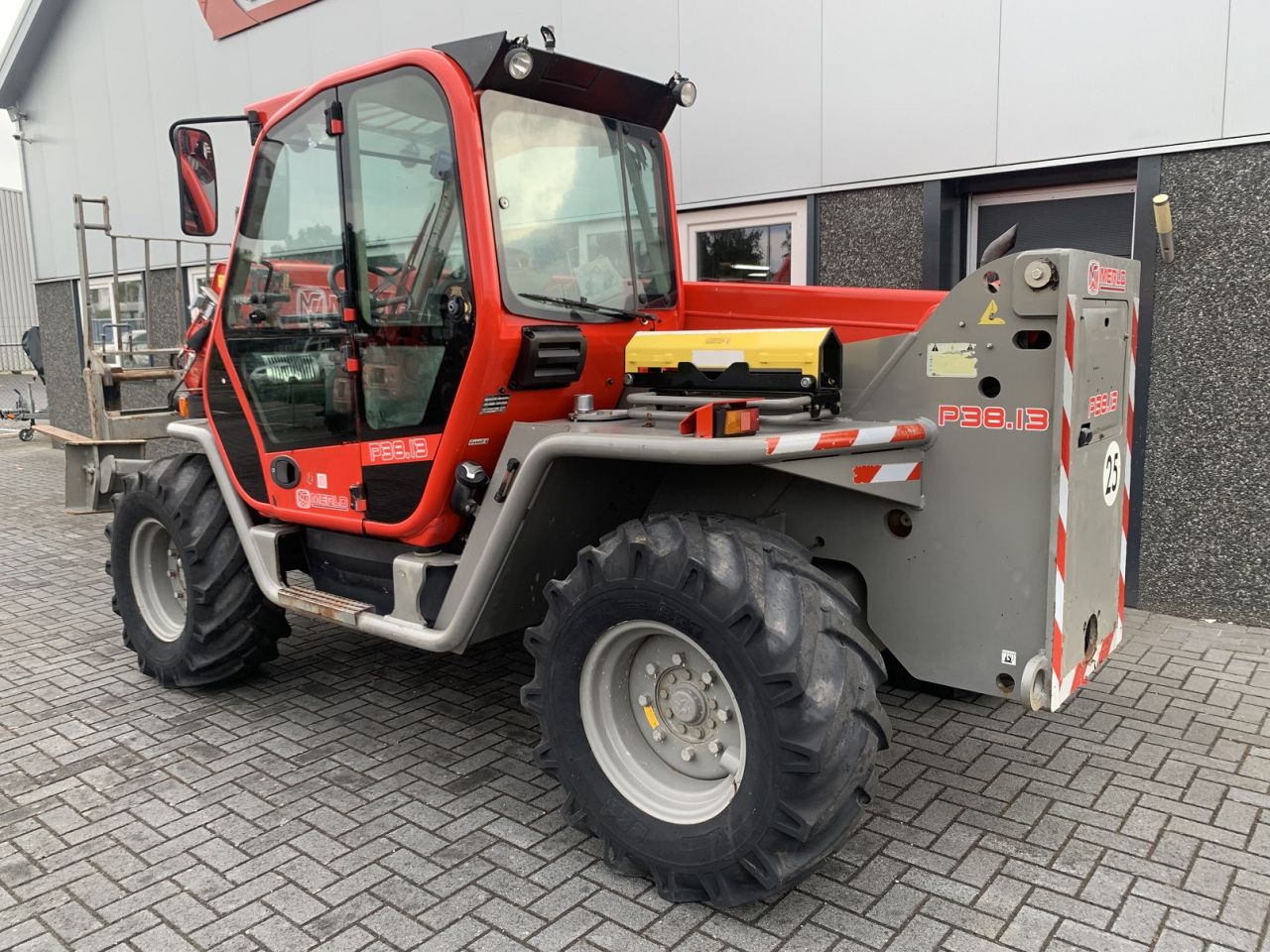 Merlo P3813