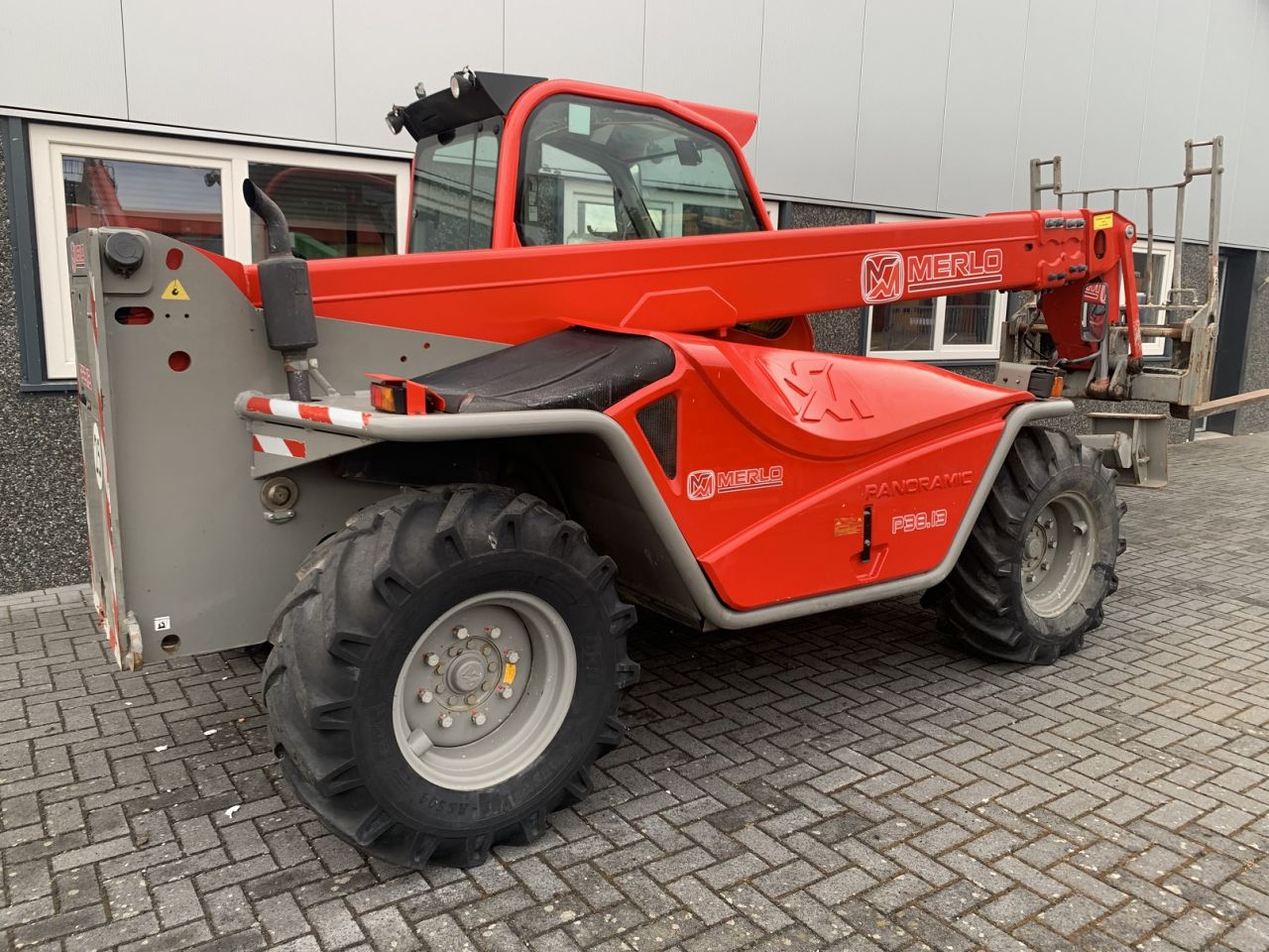 Merlo P3813