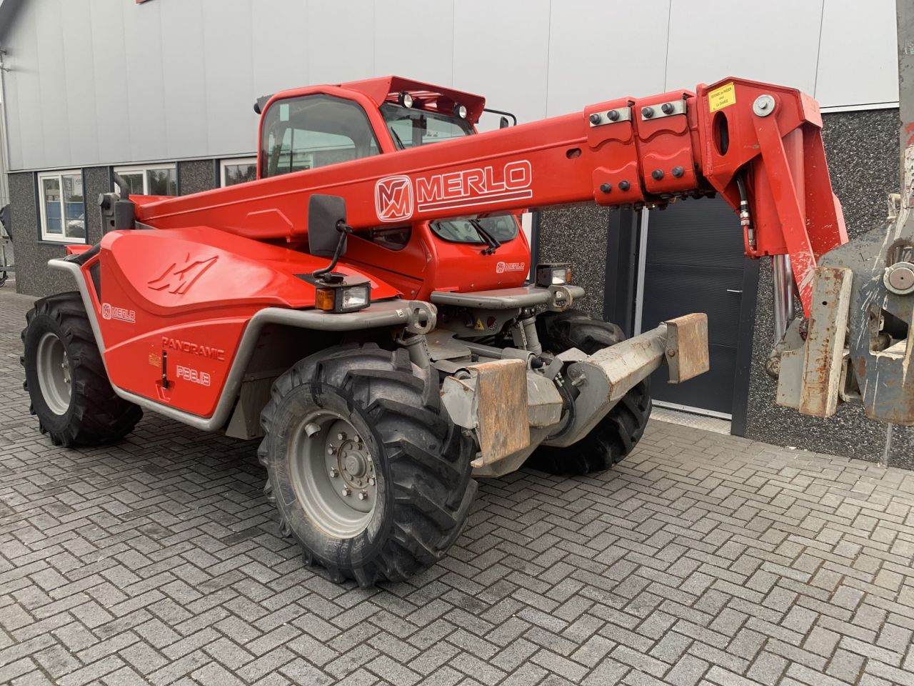 Merlo P3813