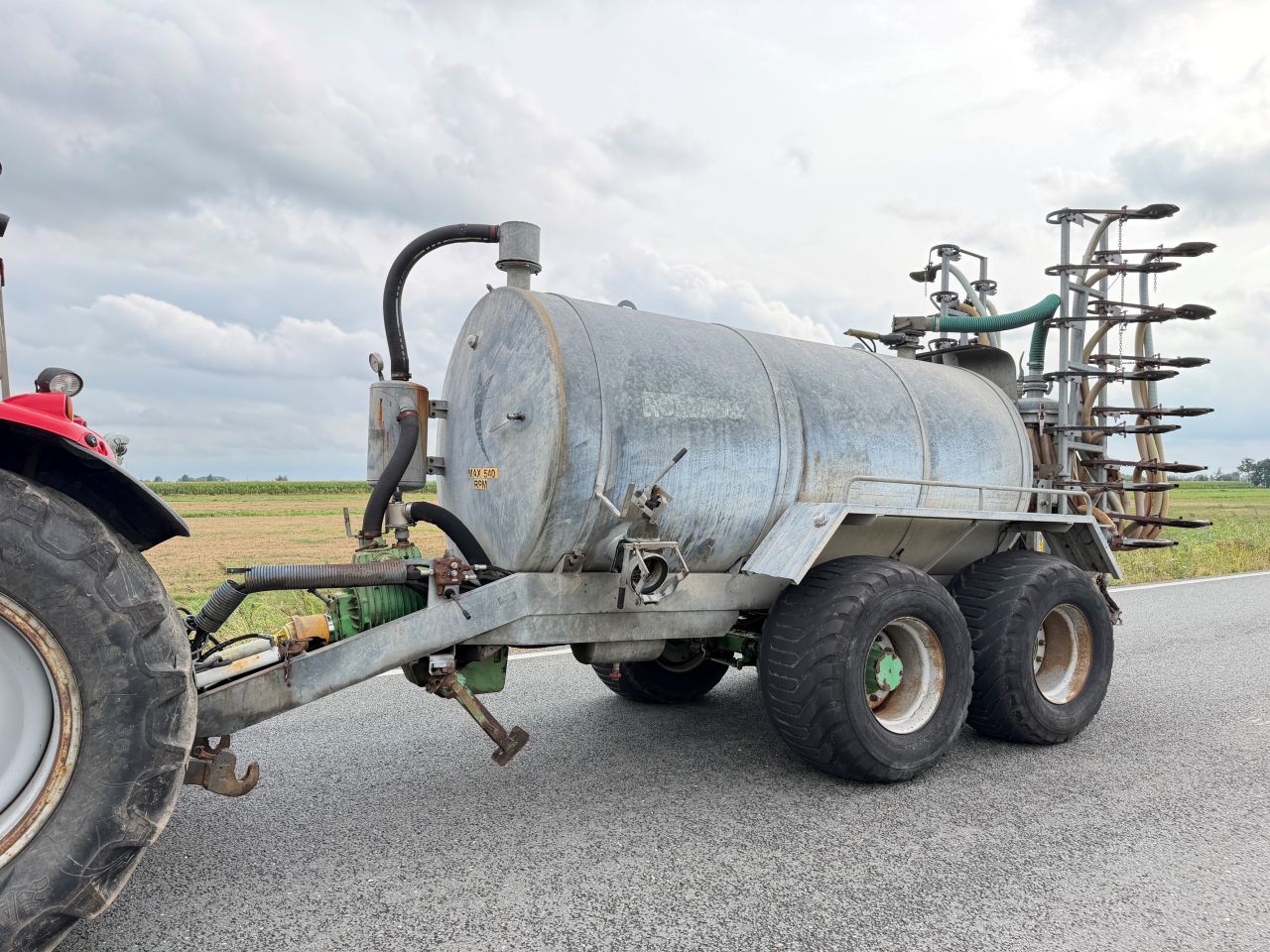 Roelama Mesttank 7000L + Bemester