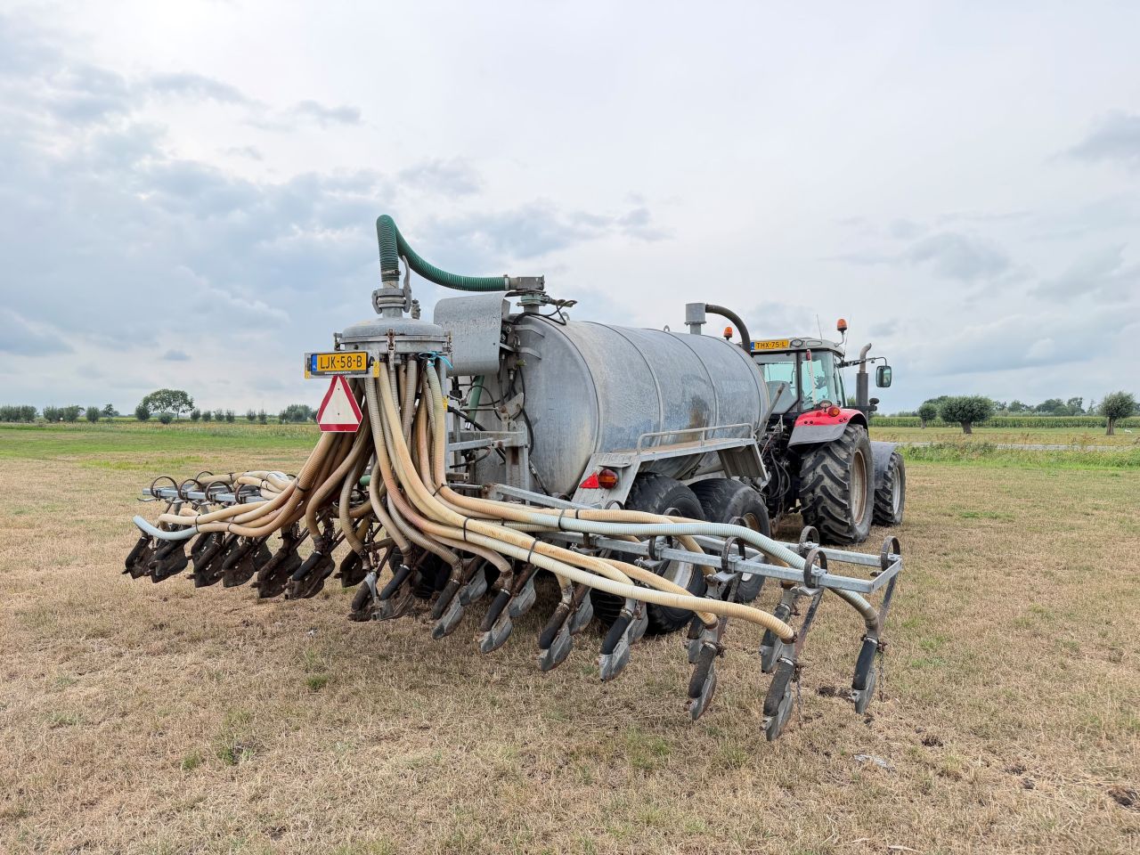 Roelama Mesttank 7000L + Bemester