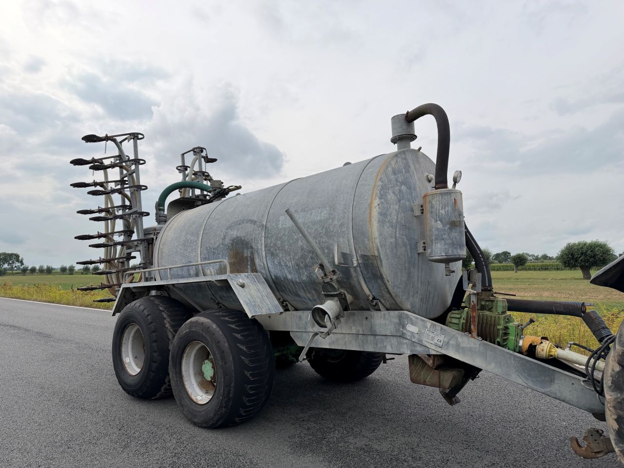 Roelama Mesttank 7000L + Bemester