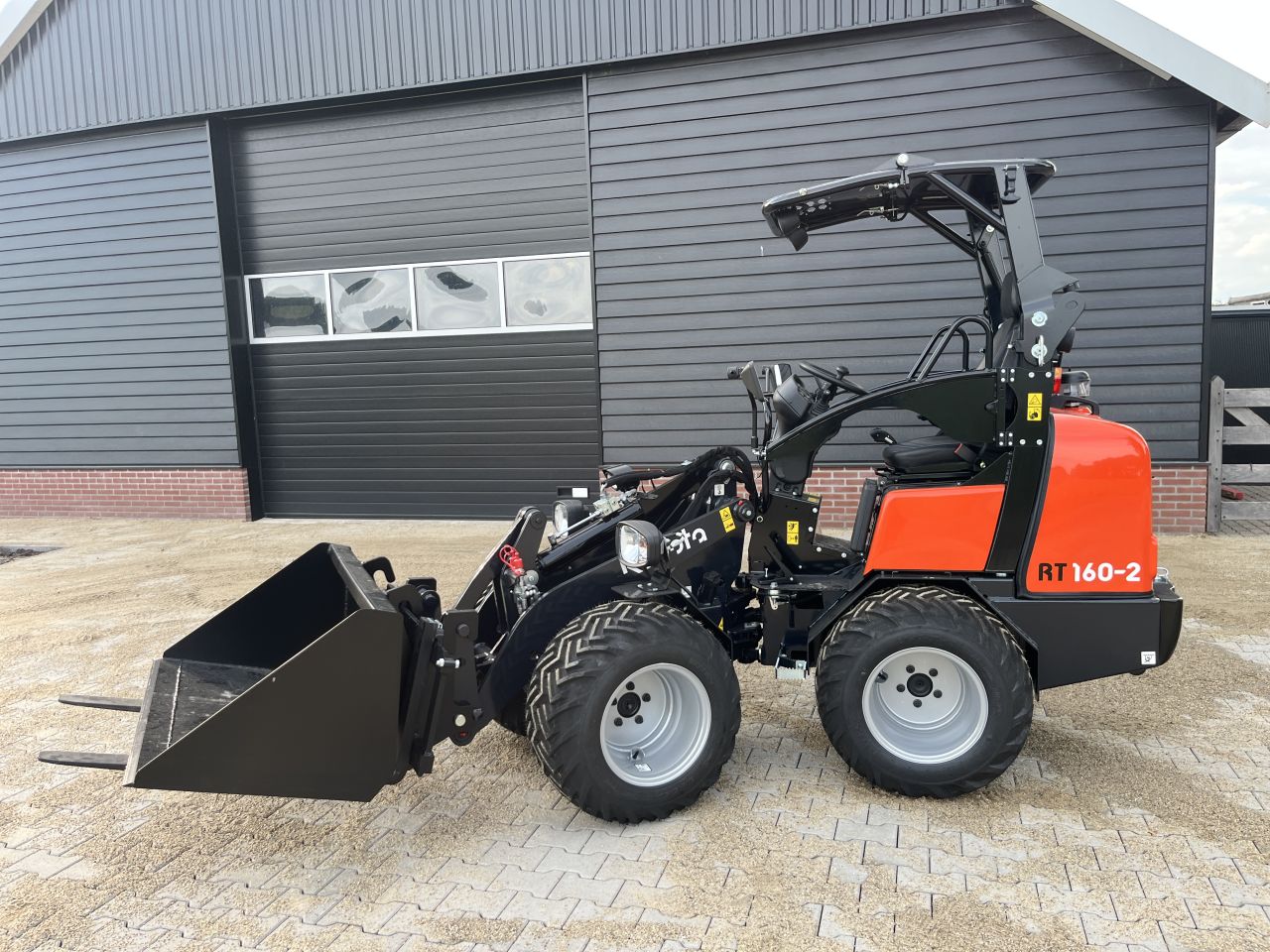Kubota RT160-2 / Giant G1500 XTRA-HD