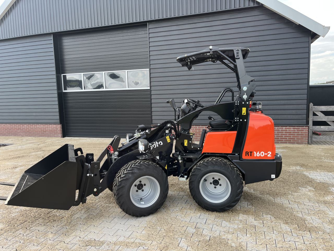 Kubota RT160-2 / Giant G1500 XTRA-HD
