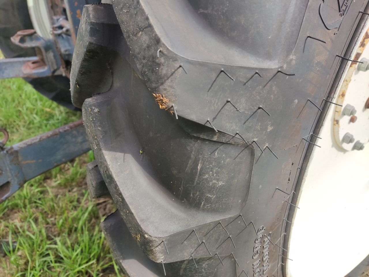 NEW HOLLAND tractor (type TL90, 90 pk, 5.768 uur, 4WD,)