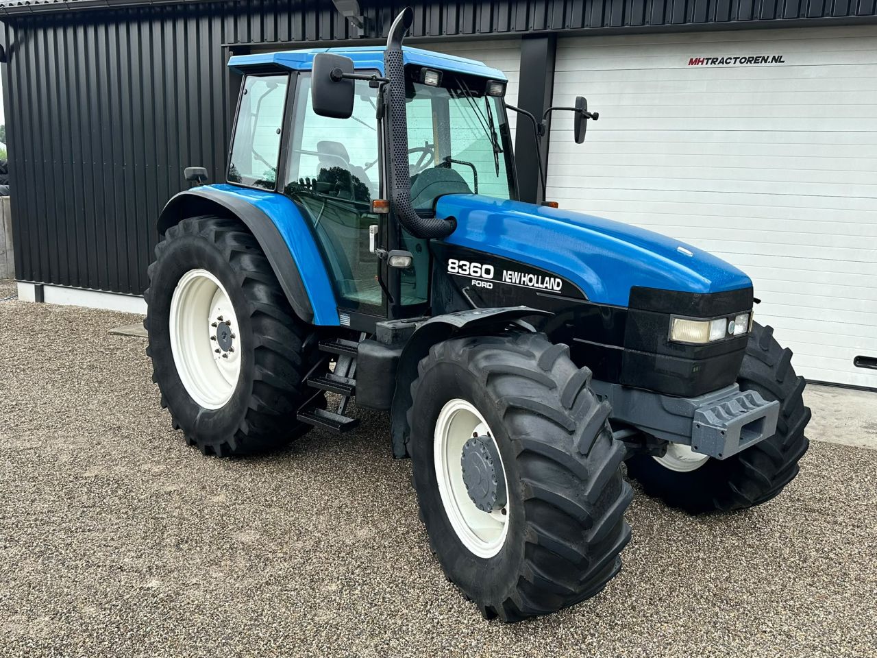 New Holland 8360