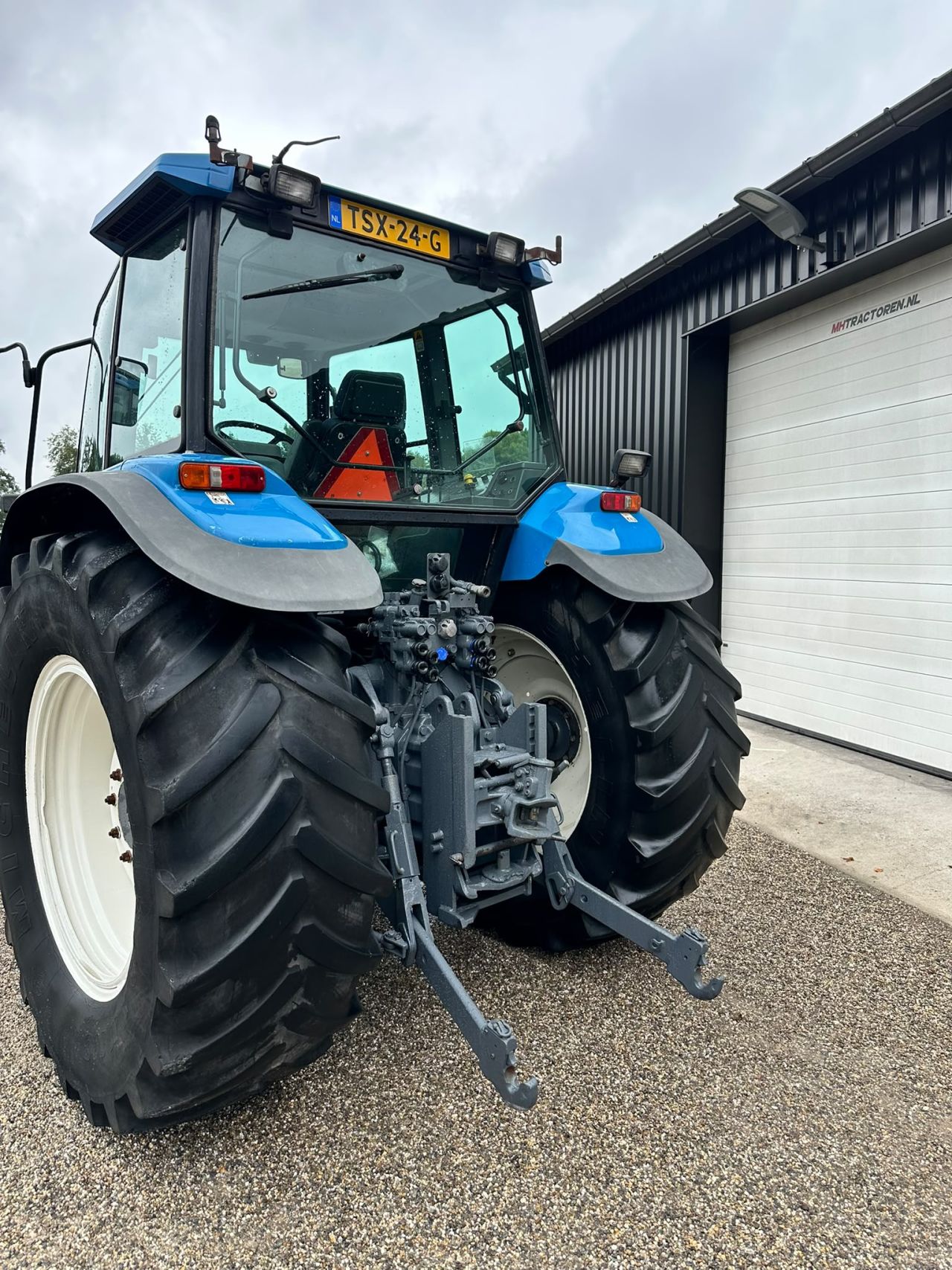 New Holland 8360