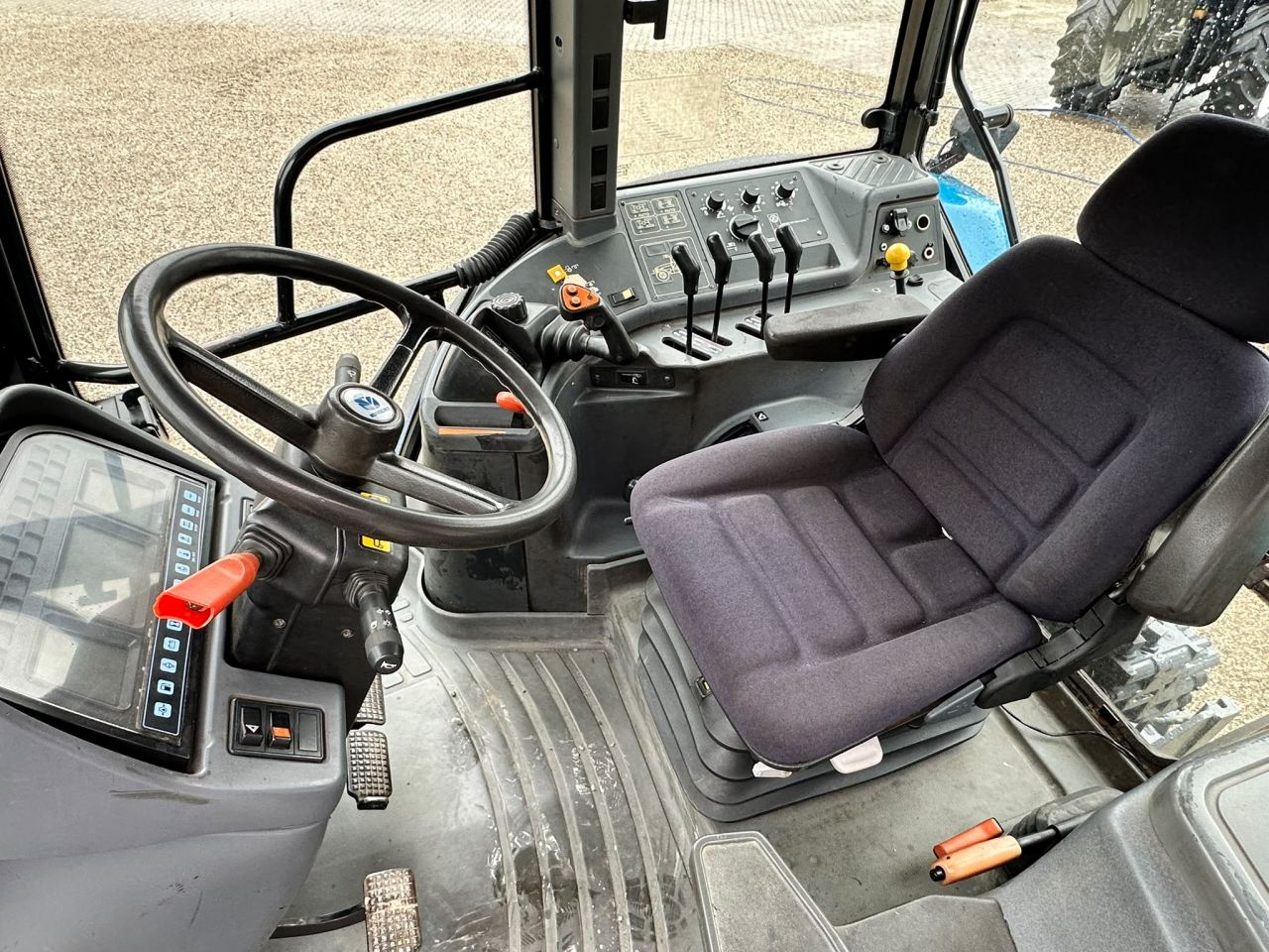 New Holland 8360