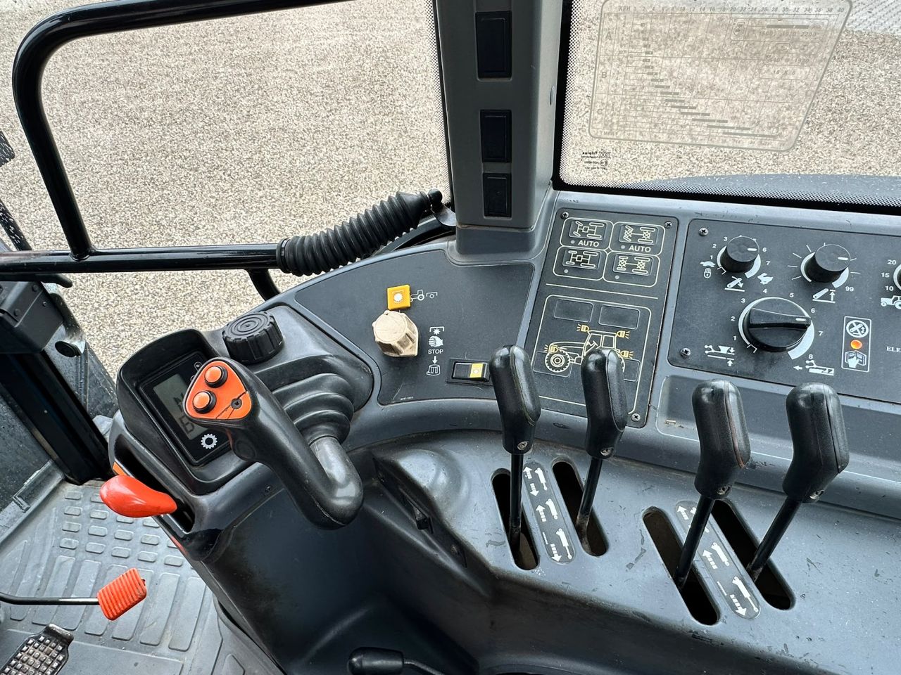 New Holland 8360