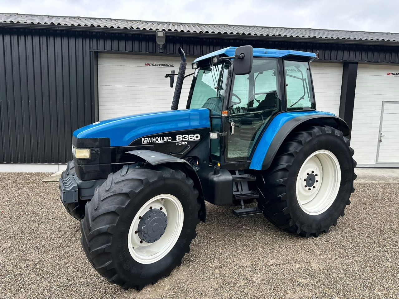 New Holland 8360