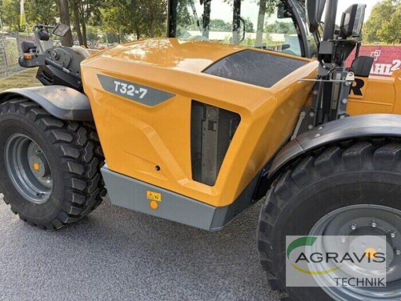 Liebherr T32-7 Schaufel + Gabel