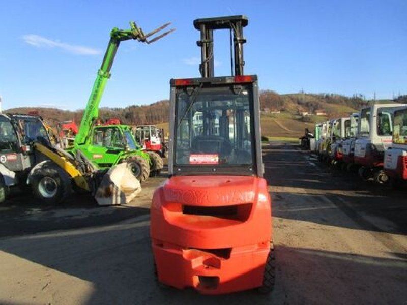 Toyota 3 Ton. Tripl 7mSS