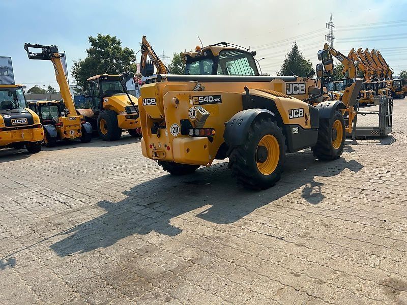 JCB 540-180 mit Personenkorb