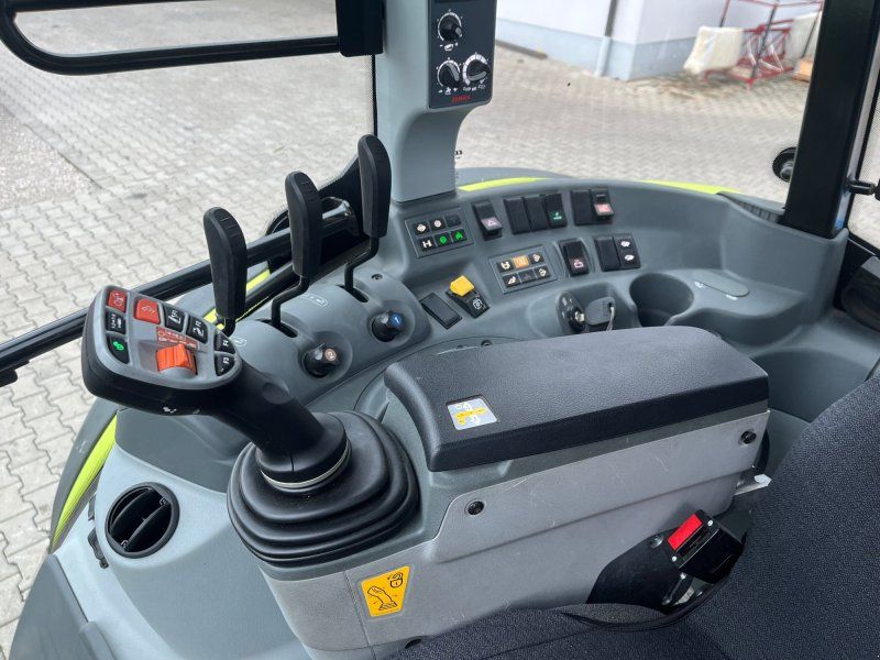 Claas Arion 470