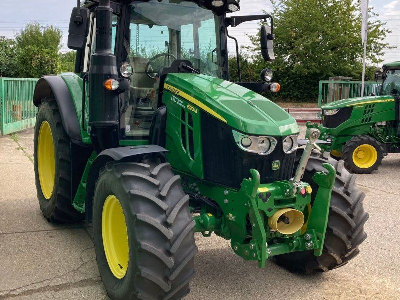 John Deere 6120M