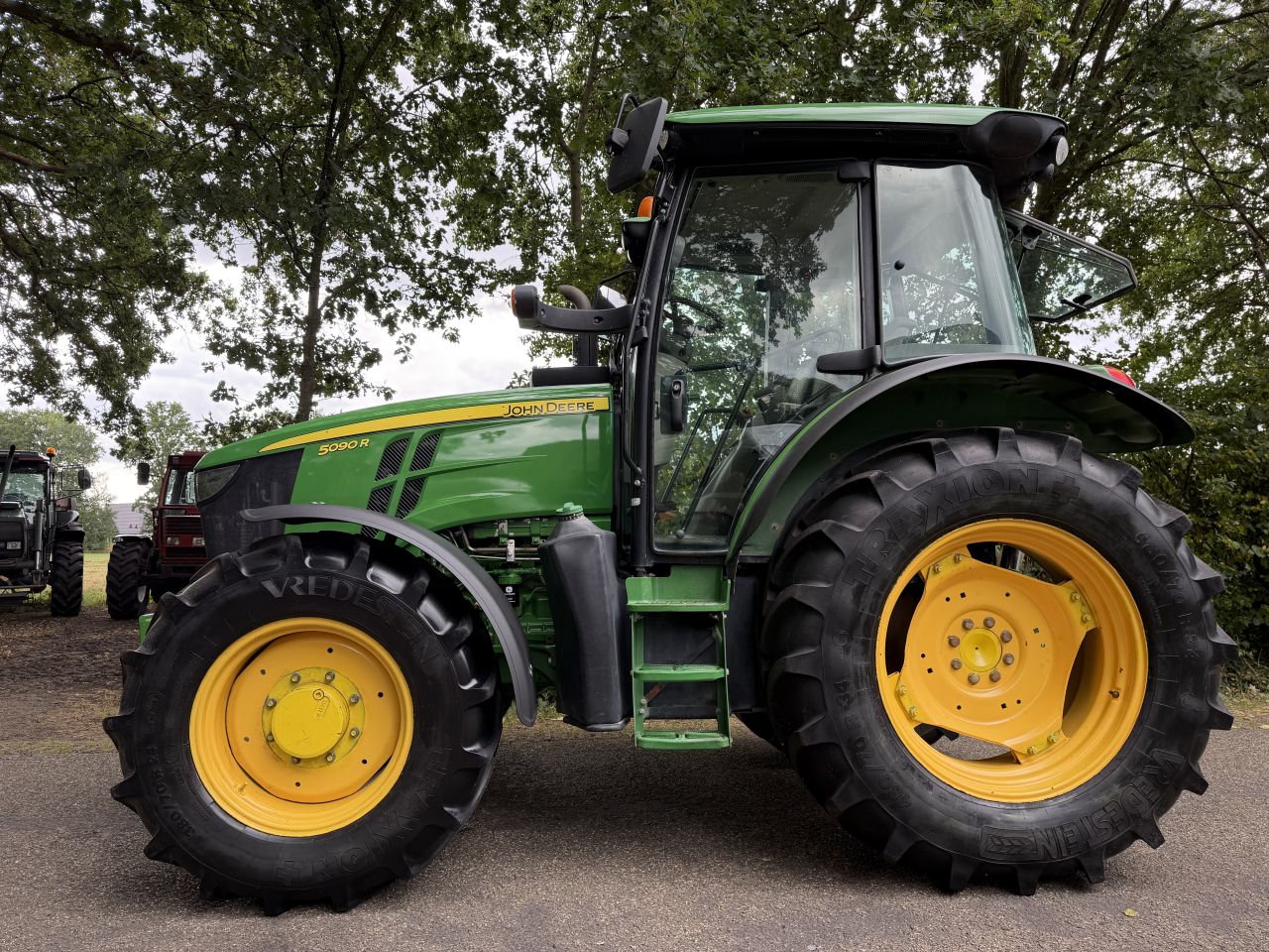 John Deere 5090R