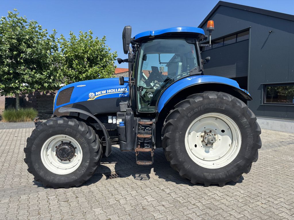 New Holland T7.210 AutoCommand. Fronthef, Vooras vering. 40km eco