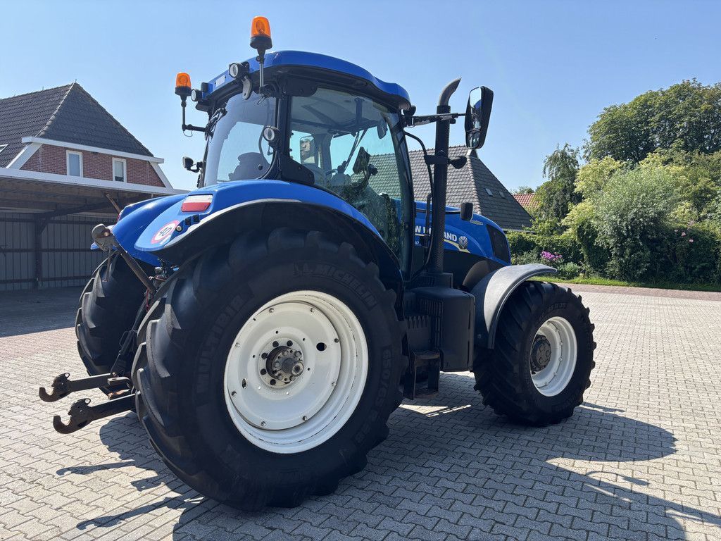 New Holland T7.210 AutoCommand. Fronthef, Vooras vering. 40km eco