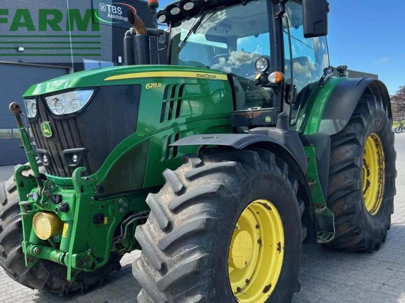 John Deere 6215r