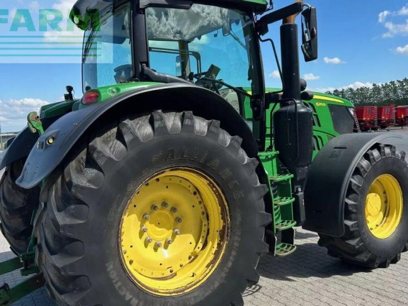John Deere 6215r
