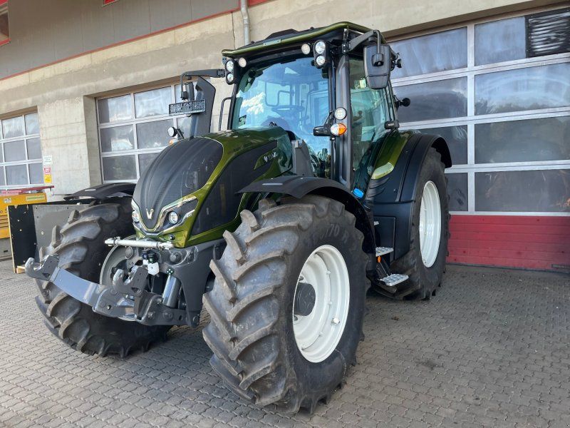 Valtra N155A mit Rüfa und FK