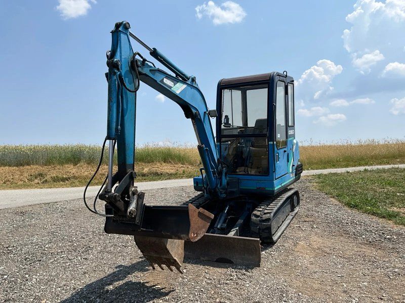Kobelco SK027