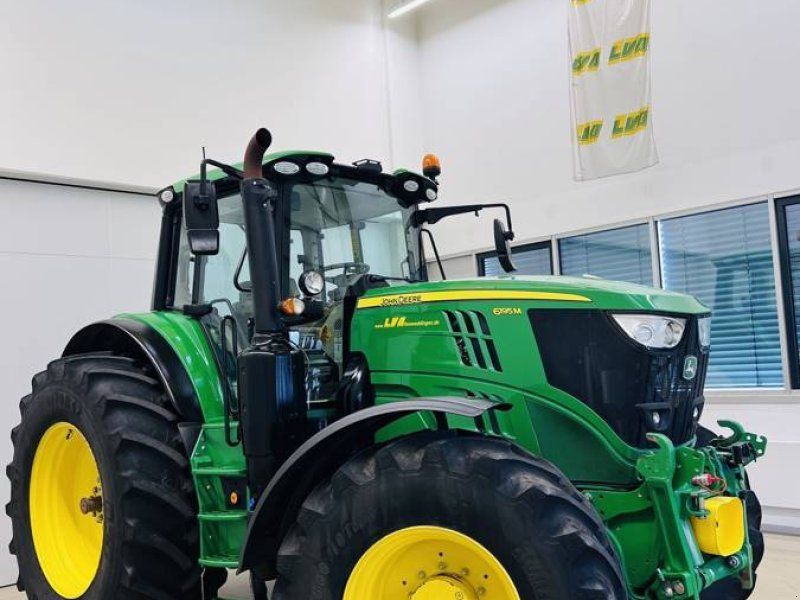 John Deere 6195M
