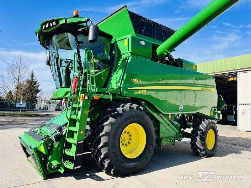 John Deere T550