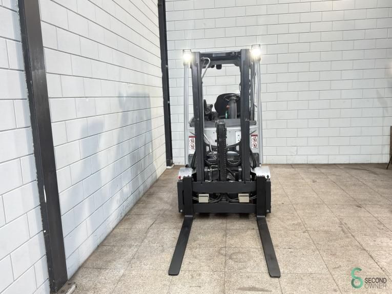 Forklifts Electric Still RX60-25 2020 Hours 461 3+4th Valve