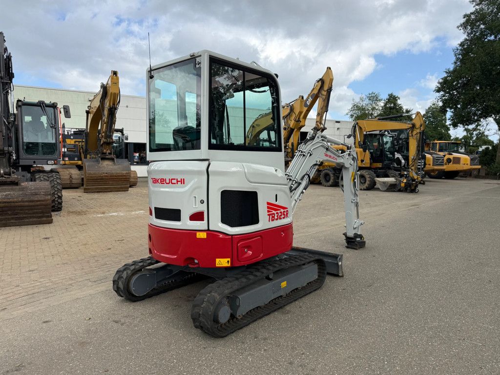 Takeuchi TB325 TB325