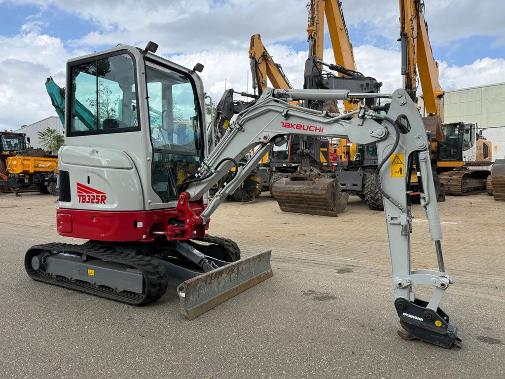 Takeuchi TB325 TB325