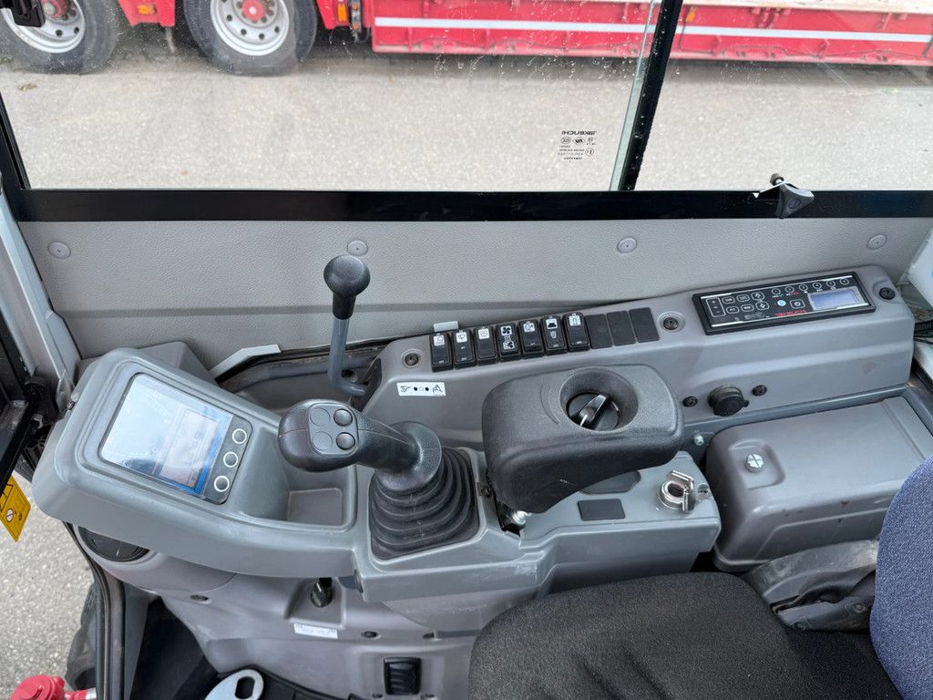 Takeuchi TB325 TB325