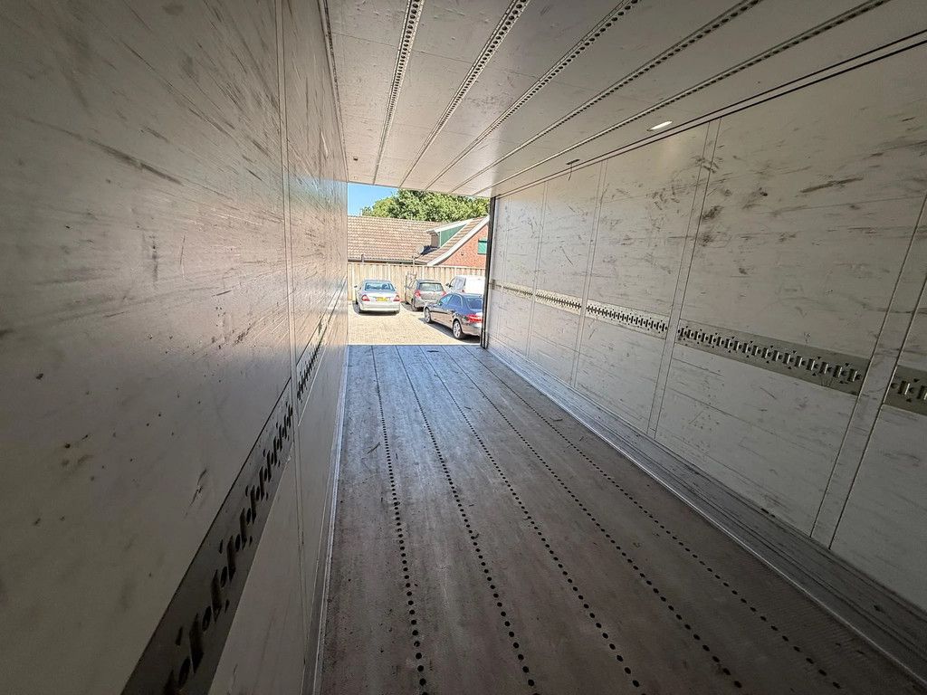 Schmitz Cargobull SKO 24 Thermo King A400 Liftas 2T Laadklep Palletkist 270H 250B NL Trailer
