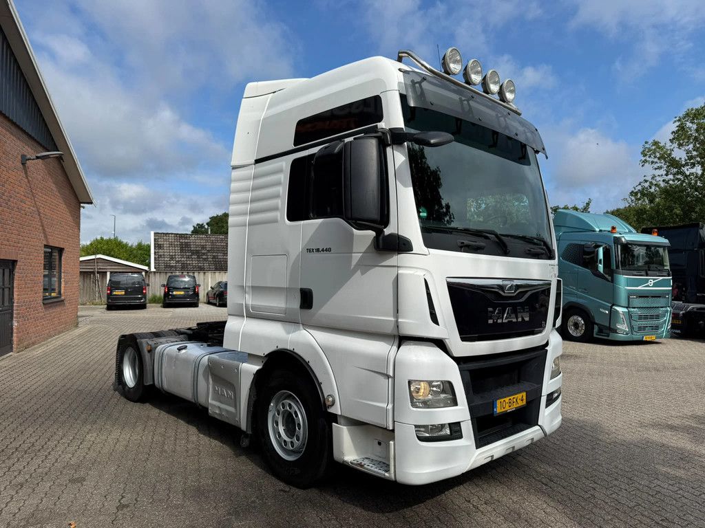 MAN TGX 18.440 XXL 2X Tank Smarttacho Standairco NL truck APK/TUV 02-2027