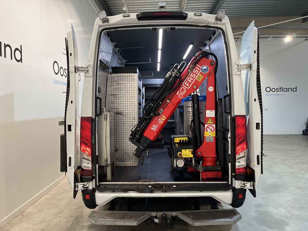 Iveco DAILY, 50C18 L3H3 180 PK Automaat Servicebus / Sortimo Inrichting / Fassi Kraan / GVW 5.200 KG / Luchtvering / Trekhaak 3500 KG / Euro 6 / Airco / Cruise Control / 220V. / Camera