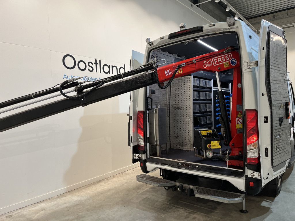 Iveco DAILY, 50C18 L3H3 180 PK Automaat Servicebus / Sortimo Inrichting / Fassi Kraan / GVW 5.200 KG / Luchtvering / Trekhaak 3500 KG / Euro 6 / Airco / Cruise Control / 220V. / Camera