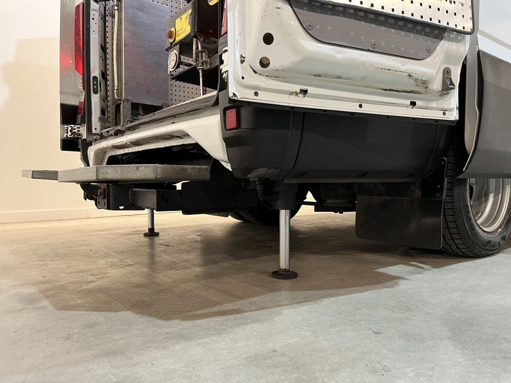 Iveco DAILY, 50C18 L3H3 180 PK Automaat Servicebus / Sortimo Inrichting / Fassi Kraan / GVW 5.200 KG / Luchtvering / Trekhaak 3500 KG / Euro 6 / Airco / Cruise Control / 220V. / Camera