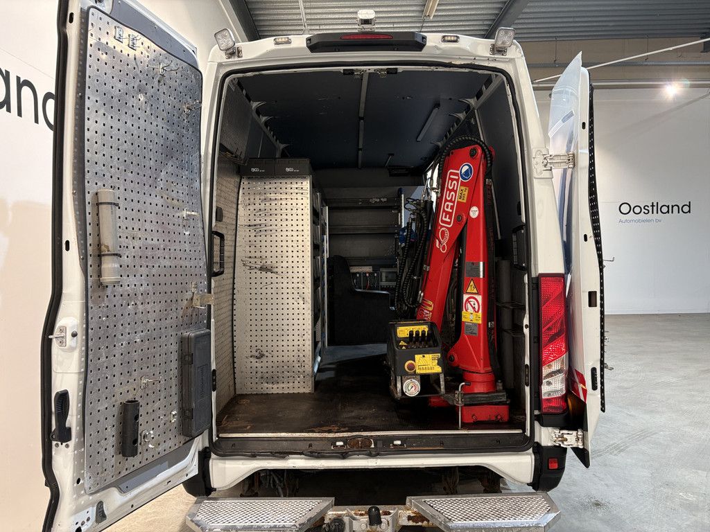 Iveco DAILY, 50C18 L3H3 180 PK Automaat Servicebus / Sortimo Inrichting / Fassi Kraan / GVW 5.200 KG / Luchtvering / Trekhaak 3500 KG / Euro 6 / Airco / Cruise Control / 220V. / Camera