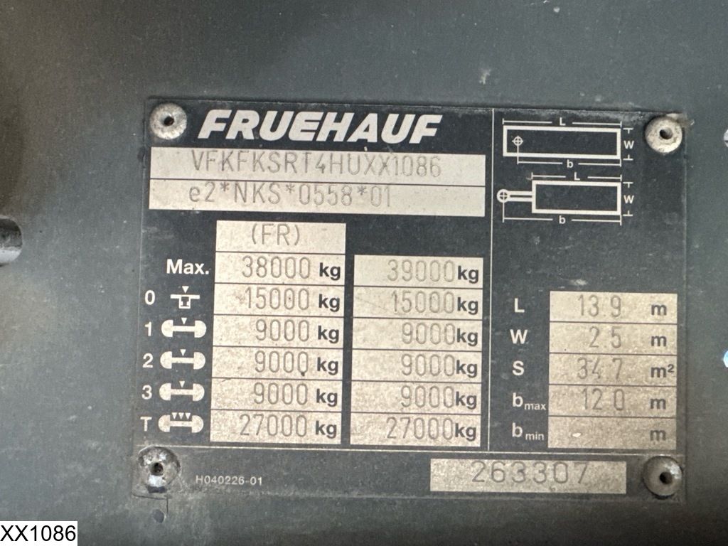 Fruehauf Tautliner Lift axle