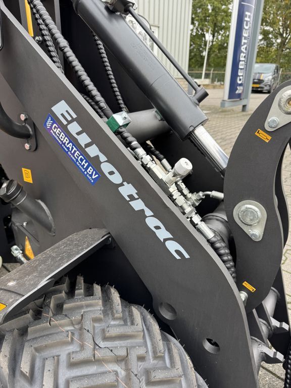 Eurotrac w11 shovel loader miniloader
