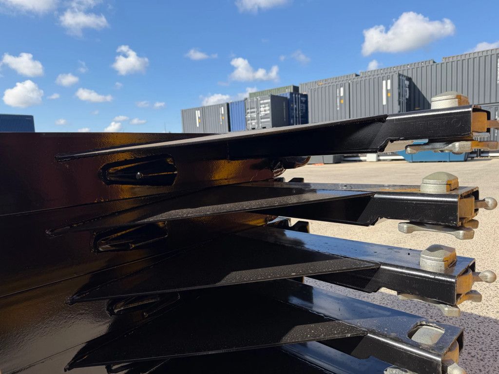Sidalco 20ft twistlock frame haakarm systeem beide zijdes