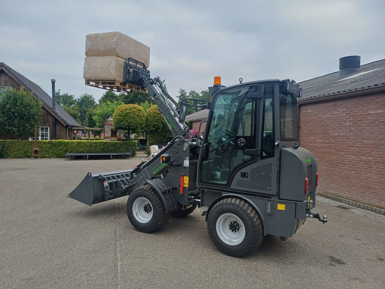 WCM TL2511E elektrische minishovel shovel